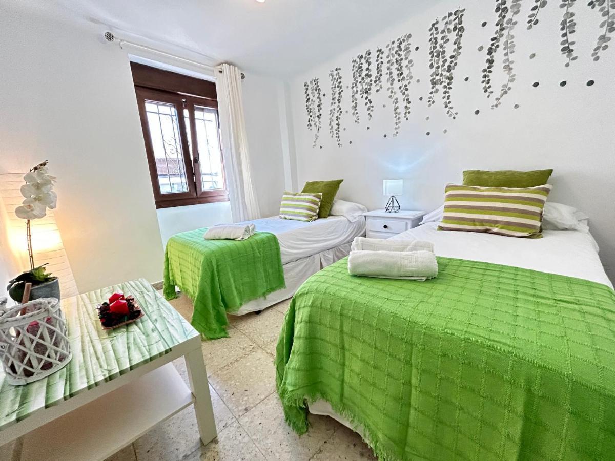ロンダ Cozy Town House With Terrace And Free Wifiヴィラ エクステリア 写真
